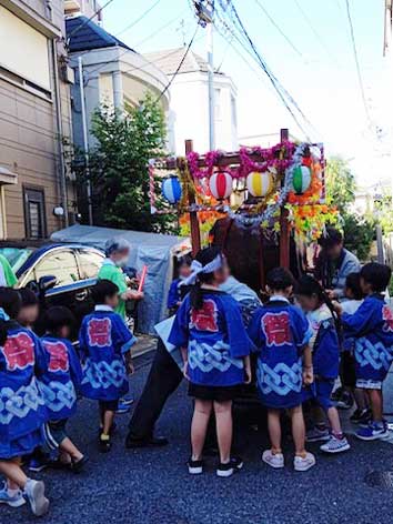 町会子供みこし・山車の様子